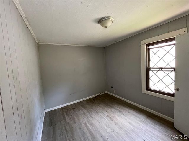 435 Adrian Drive, St Louis, MO 63137