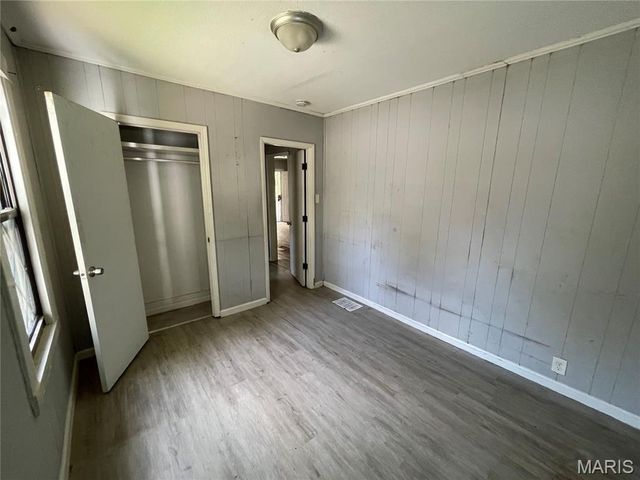 435 Adrian Drive, St Louis, MO 63137