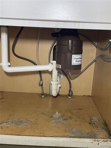 435 Adrian Drive, St Louis, MO 63137