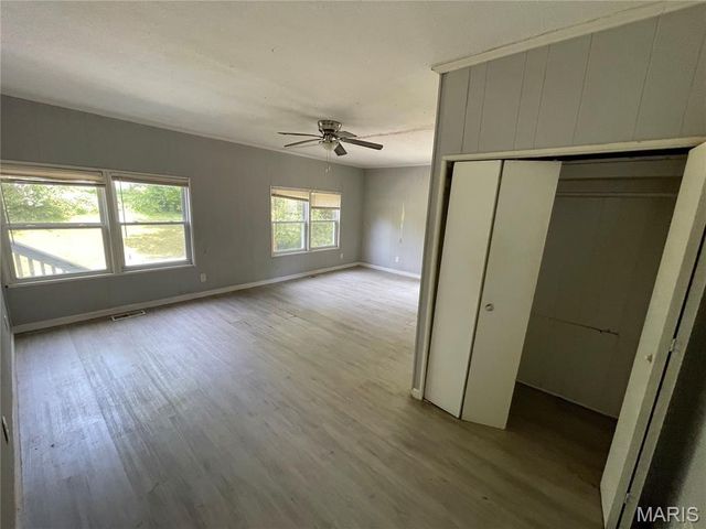 435 Adrian Drive, St Louis, MO 63137