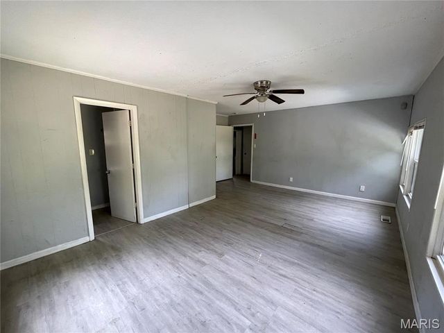 435 Adrian Drive, St Louis, MO 63137