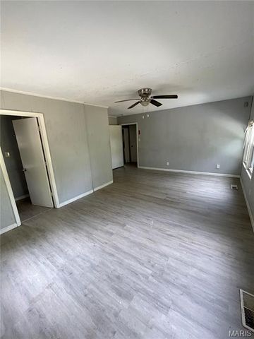 435 Adrian Drive, St Louis, MO 63137