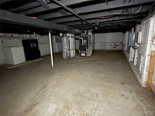 435 Adrian Drive, St Louis, MO 63137