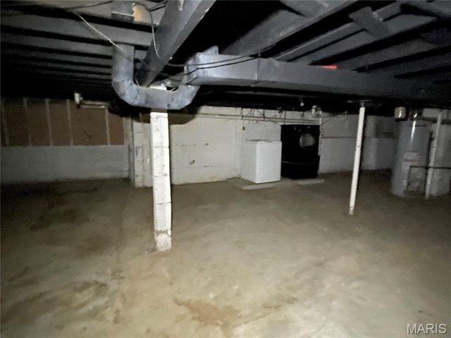 435 Adrian Drive, St Louis, MO 63137