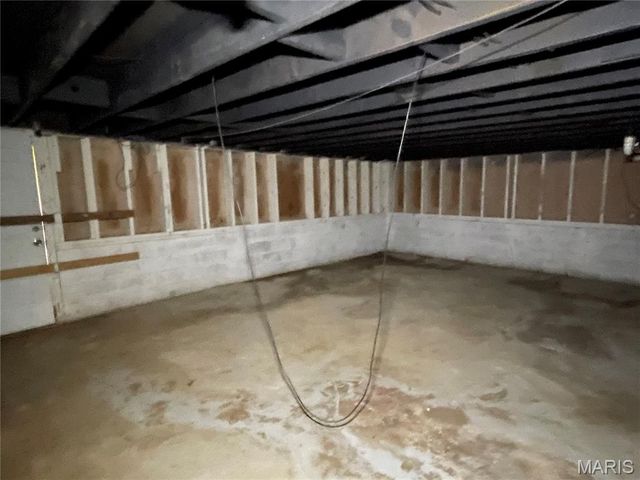 435 Adrian Drive, St Louis, MO 63137