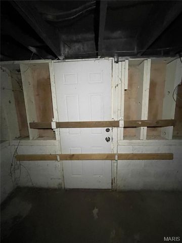 435 Adrian Drive, St Louis, MO 63137