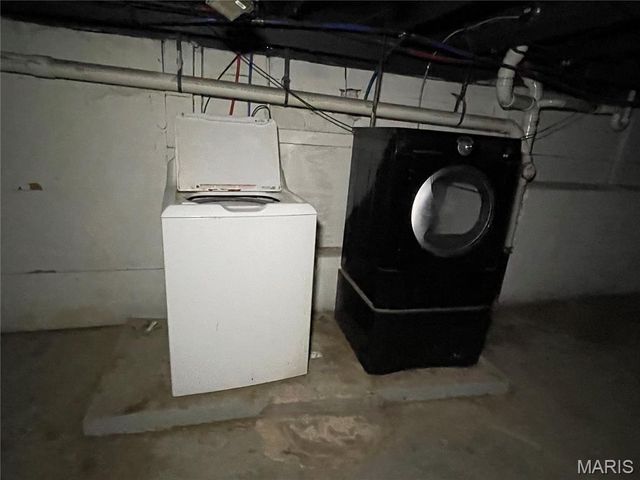 435 Adrian Drive, St Louis, MO 63137