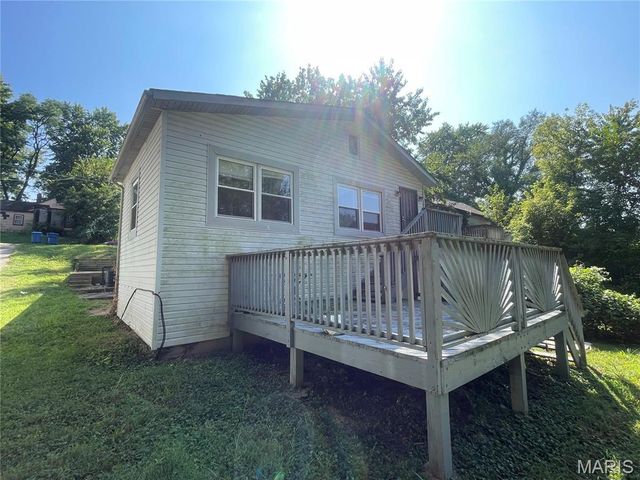 435 Adrian Drive, St Louis, MO 63137