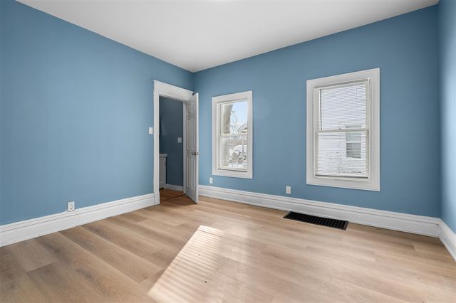 901 Clarence Street, Kalamazoo, MI 49001