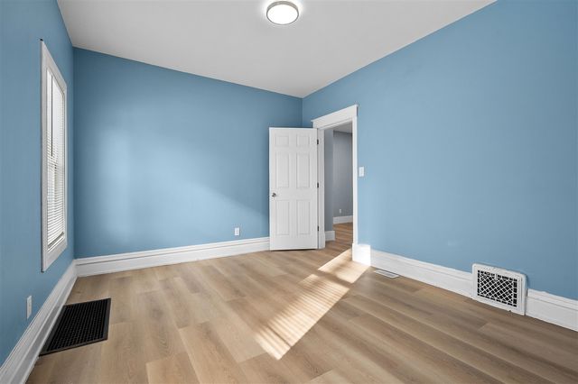 901 Clarence Street, Kalamazoo, MI 49001