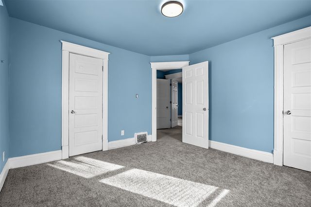 901 Clarence Street, Kalamazoo, MI 49001