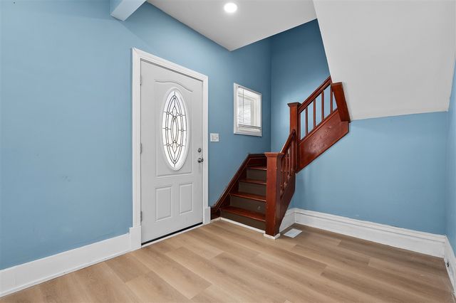 901 Clarence Street, Kalamazoo, MI 49001