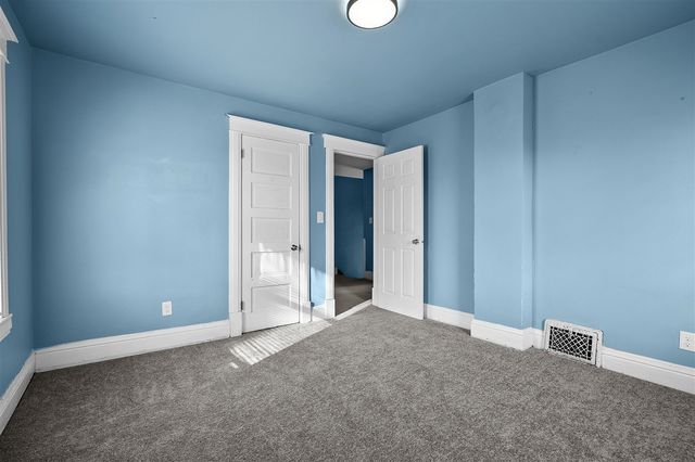 901 Clarence Street, Kalamazoo, MI 49001