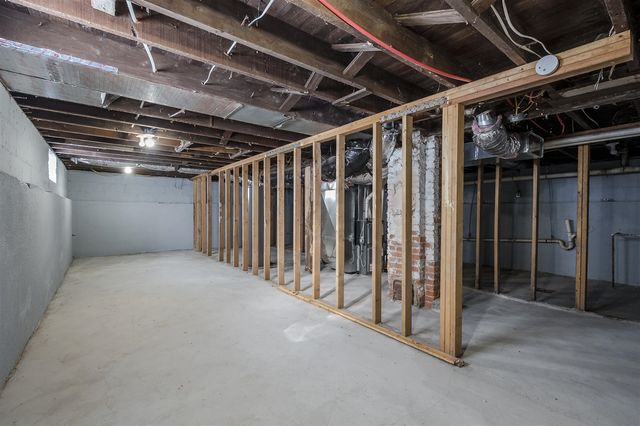 901 Clarence Street, Kalamazoo, MI 49001