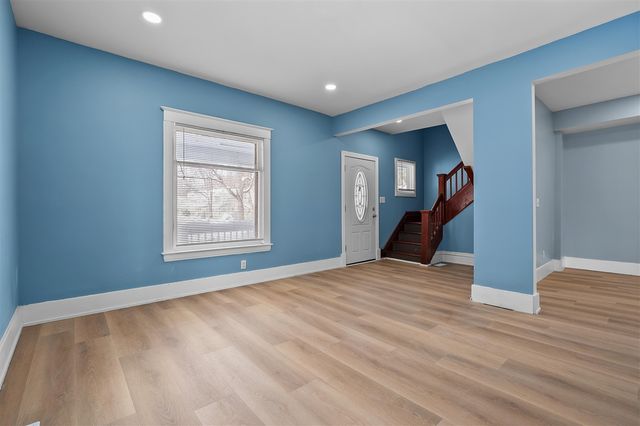 901 Clarence Street, Kalamazoo, MI 49001