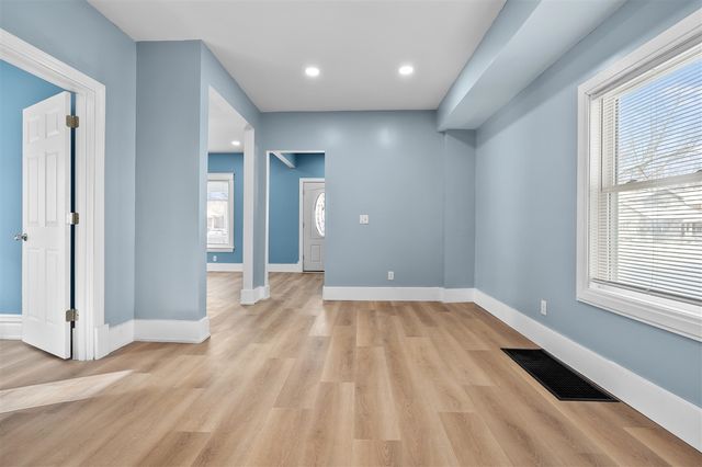 901 Clarence Street, Kalamazoo, MI 49001