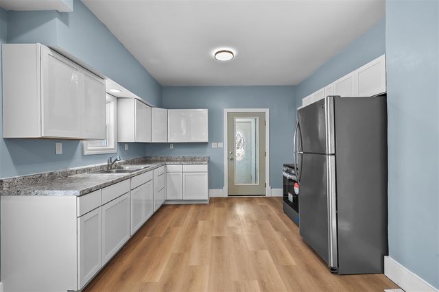 901 Clarence Street, Kalamazoo, MI 49001