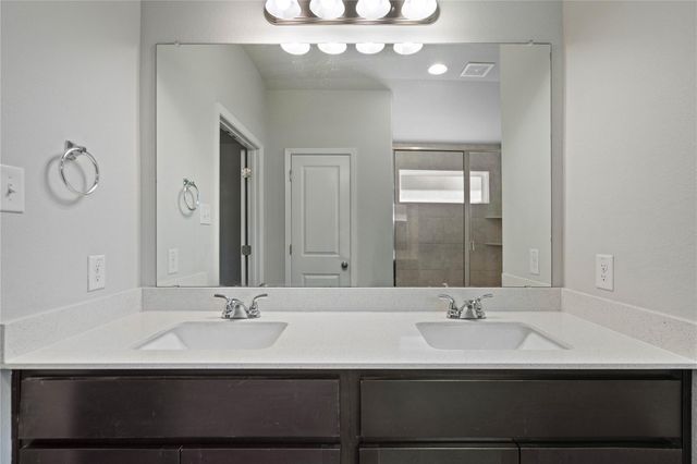 20004 Lee LN, Lago Vista, TX 78645