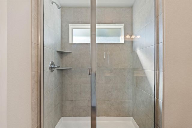 20004 Lee LN, Lago Vista, TX 78645
