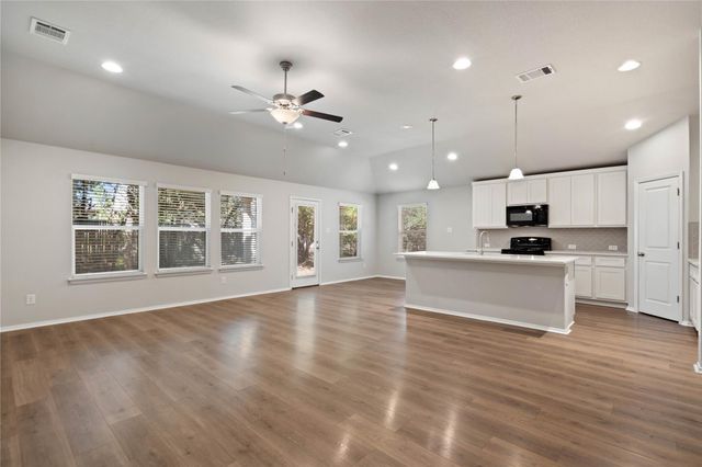 20004 Lee LN, Lago Vista, TX 78645
