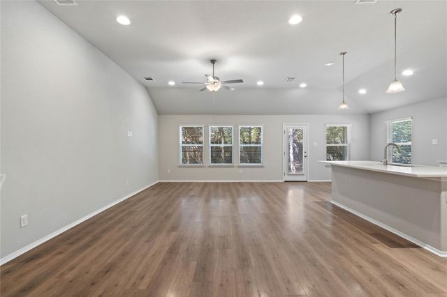 20004 Lee LN, Lago Vista, TX 78645