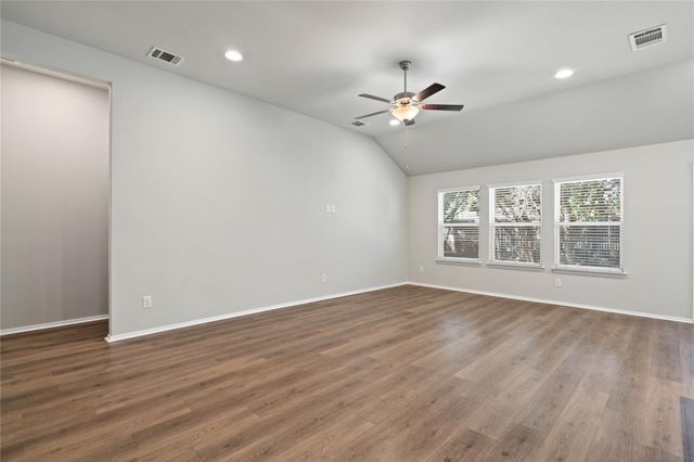 20004 Lee LN, Lago Vista, TX 78645