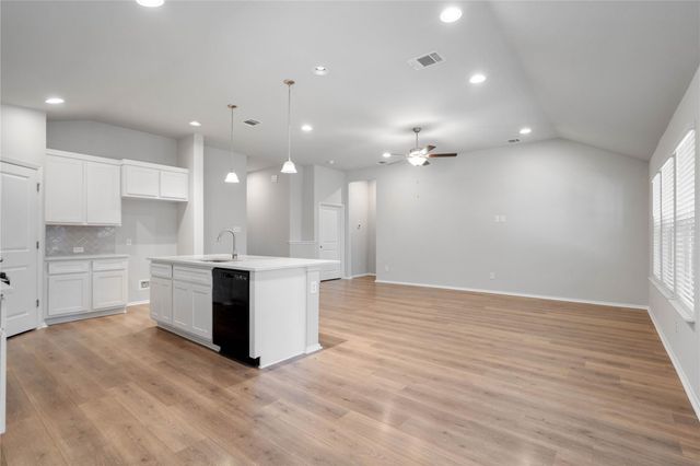 20004 Lee LN, Lago Vista, TX 78645