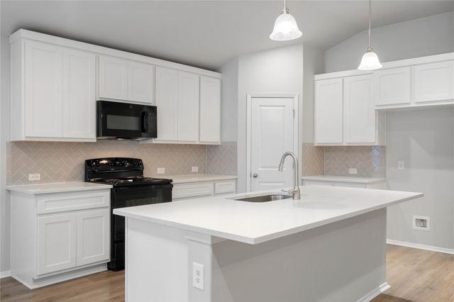 20004 Lee LN, Lago Vista, TX 78645