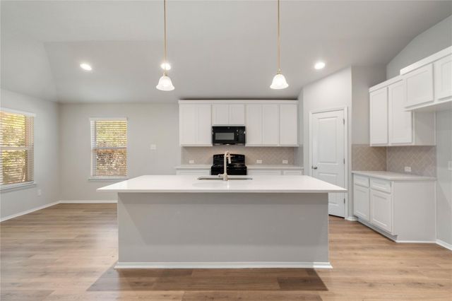 20004 Lee LN, Lago Vista, TX 78645