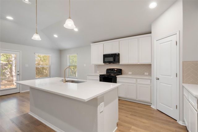 20004 Lee LN, Lago Vista, TX 78645