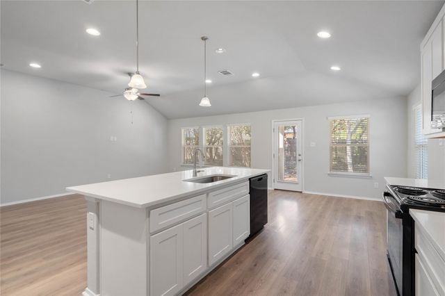 20004 Lee LN, Lago Vista, TX 78645