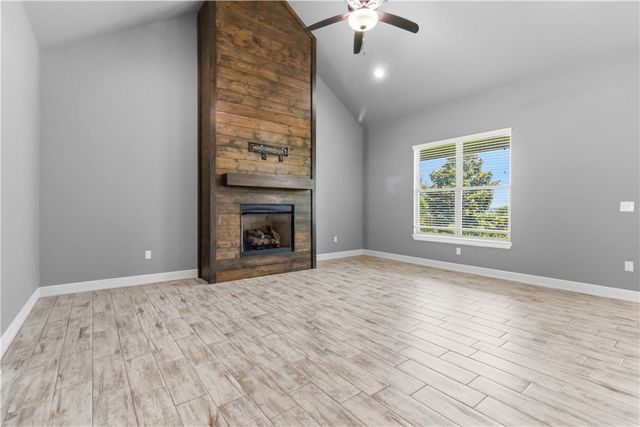 1340 Sweetbriar Circle, Centerton, AR 72719