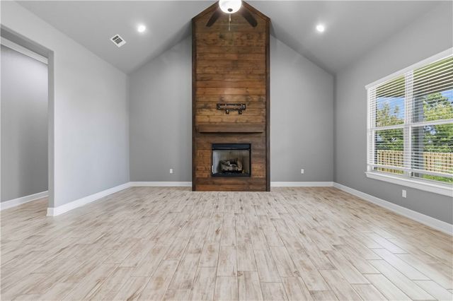 1340 Sweetbriar Circle, Centerton, AR 72719