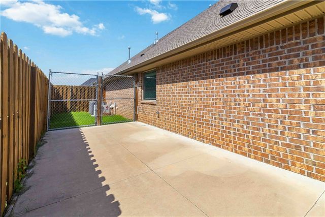 1340 Sweetbriar Circle, Centerton, AR 72719