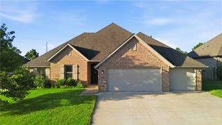 1340 Sweetbriar Circle, Centerton, AR 72719