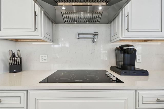 1560 GULF BOULEVARD 306, Clearwater Beach, FL 33767