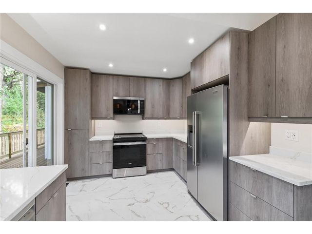 9786 Lower 167th Street, Lakeville, MN 55044