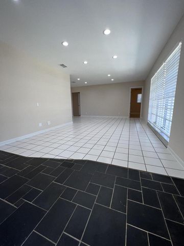 499 W Conference Drive, Boca Raton, FL 33486