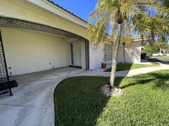 499 W Conference Drive, Boca Raton, FL 33486