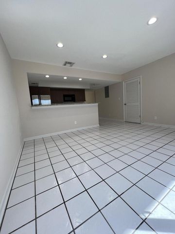 499 W Conference Drive, Boca Raton, FL 33486