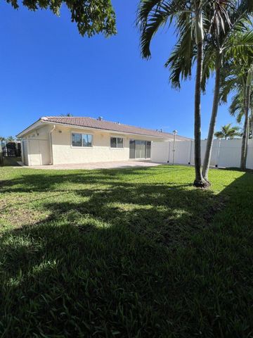 499 W Conference Drive, Boca Raton, FL 33486