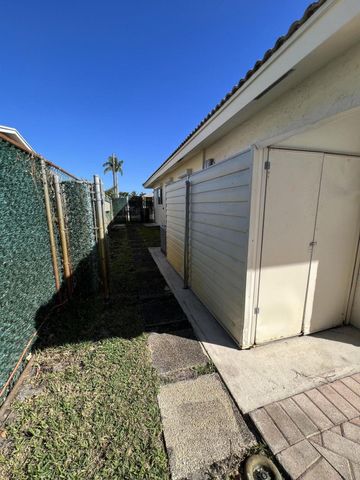 499 W Conference Drive, Boca Raton, FL 33486