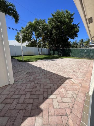 499 W Conference Drive, Boca Raton, FL 33486