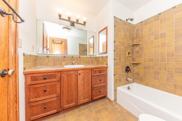 1318 Minerva Road, Ann Arbor, MI 48104