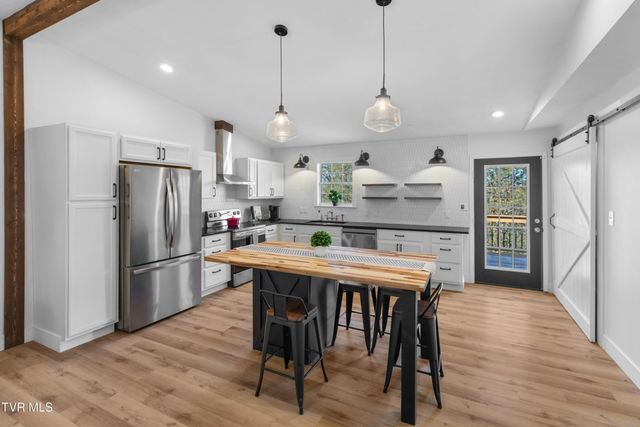 2165 Brights Pike, Morristown, TN 37814