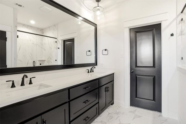 218 Legacy Boulevard, Weatherford, TX 76085