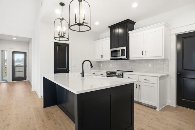 218 Legacy Boulevard, Weatherford, TX 76085