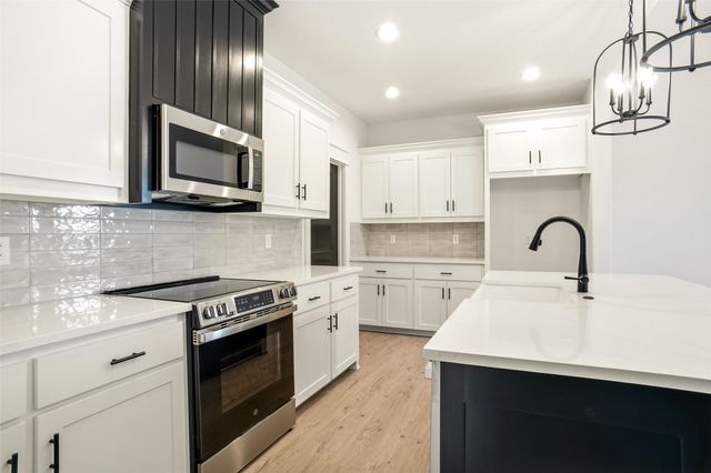 218 Legacy Boulevard, Weatherford, TX 76085