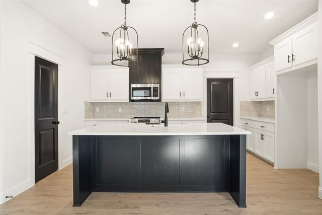 218 Legacy Boulevard, Weatherford, TX 76085