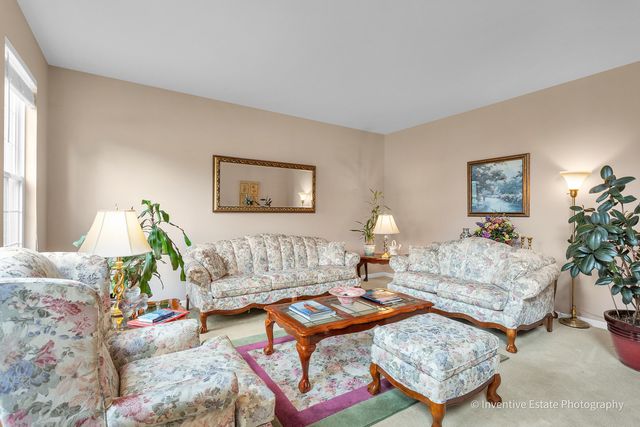 6096 Russell Drive, Hoffman Estates, IL 60192